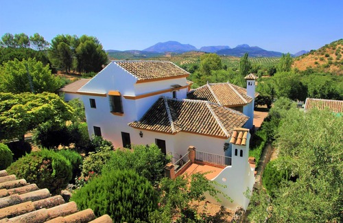 Priego de Cordoba Villa | Nature, privacy and calm in a superior quality villa