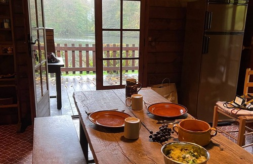 Dehault Ski Chalet | Nature Retreat: Lakeside Chalet with Fishing and Scenic Views