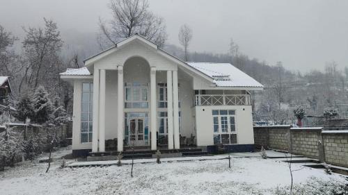 Nishat-Shalimar House | Nature's Edge Nishat Srinagar