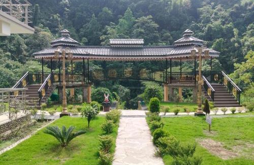 Rishop Hotel | Nature's Nest Resort