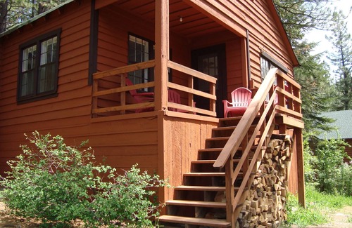 Blairsden-Graeagle Cabin | Nature Sabbatical ~ Lovely cabin with View of Feather River on 40 Acres