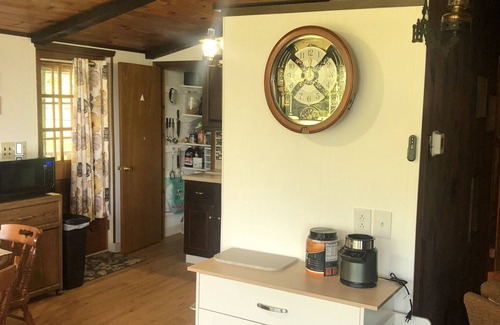 Lock Haven Cabin | Nature’s Best cabin1 hr. to PSU. Great view. Perfect for outdoorsman. Sleeps 8