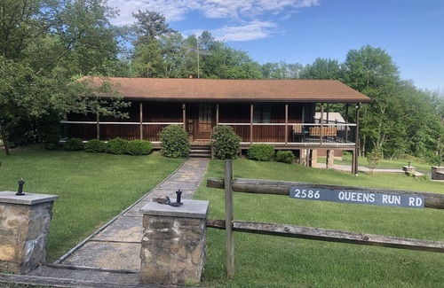 Lock Haven Cabin | Nature’s Best cabin1 hr. to PSU. Great view. Perfect for outdoorsman. Sleeps 8