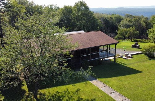 Lock Haven Cabin | Nature’s Best cabin1 hr. to PSU. Great view. Perfect for outdoorsman. Sleeps 8