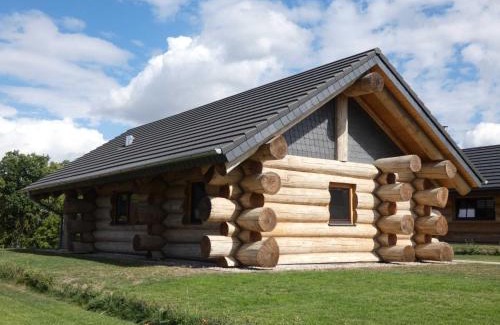 Gross Nemerow Ski Chalet | Naturstammhaus Tollensesee