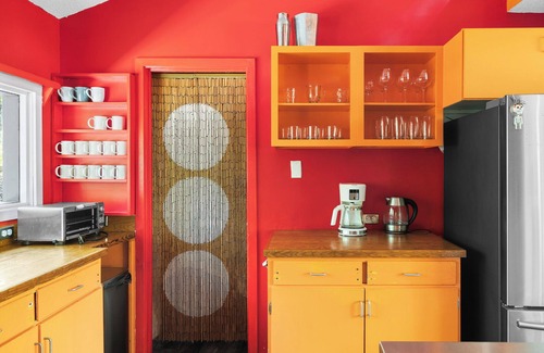 Durham House | nDuke Forest Escape 3BR, 6 Beds, Huge Back Patio!