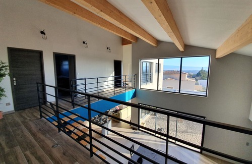 Jonquerettes Villa | Near Avignon Villa with heated pool and spa Ideal for families.