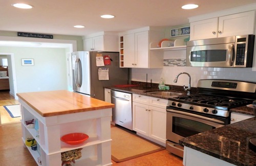 West Harwich House | Near Beach Bike Path Walk to Dennis Port AC WiFi Monomoy Retreat