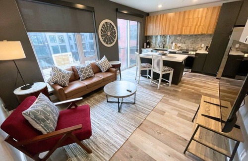 Soulard Apartment | Near City Garden Garage Parking Gym W&D