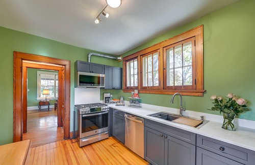 Roselawn Finance House | Near Downtown Cincinnati: Peaceful Retreat!