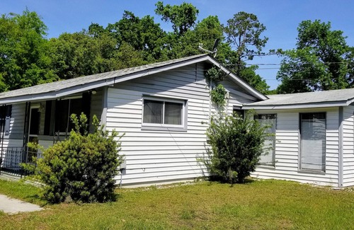 Beaufort House | Near Downtown & Great for Marine Corps Graduations