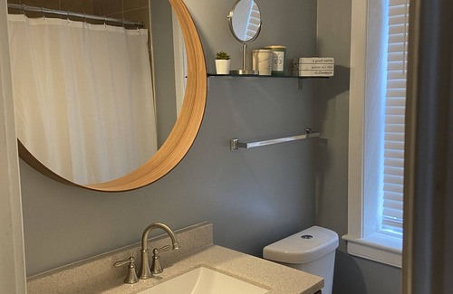 Downtown Baltimore Apartment | Near everything Downtown! Spacious Renovated Apt -Historic District