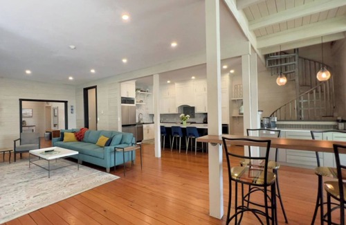Teaticket House | Near Falmouth Heights Beach. Great for large groups! Create Cape Cod memories !