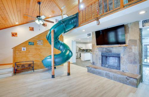 Yantis House | Near Lake Fork Home with Fire Pit in Yantis!