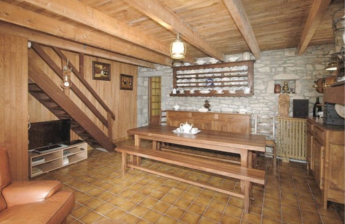 Lanvaudan House | Near Lorient, this comfortable and traditional stone house benefits from a quiet location on the edg