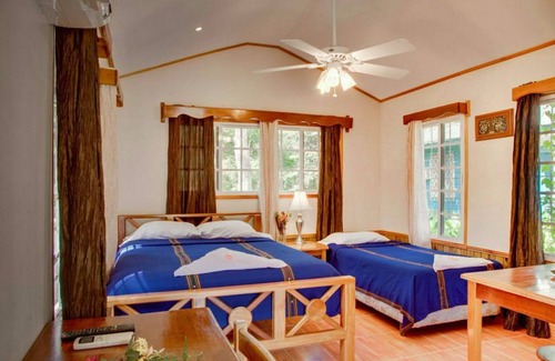 San Ignacio House | Near Macal river, walking distance to town, 'cabana'- MB