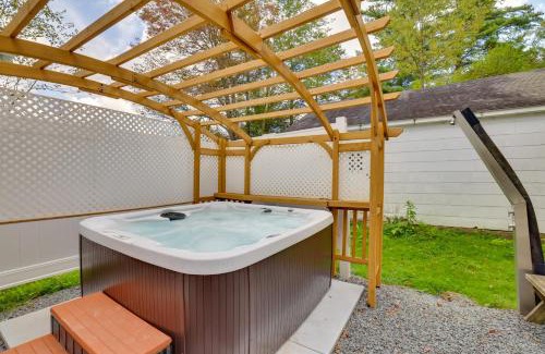 Blakeslee House | Near Parks and Lakes Blakeslee Home with Private Yard