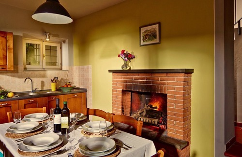 Vicopelago House | Near Pisa & Lucca - Olive Grove House & Superb Pool Views of The Leaning Tower