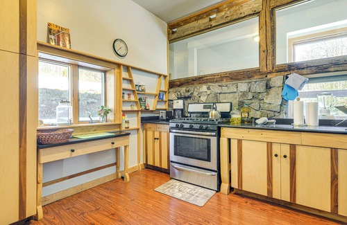 Stratton House | Near Skiing & Hiking: Quiet Home in West Wardsboro