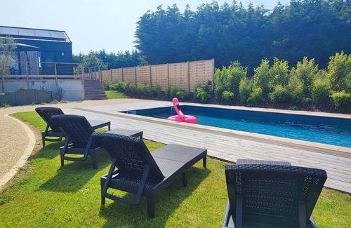Plouezec House | Near the sea - Gîte Kerzoé sleeps 4 - private pool and spa