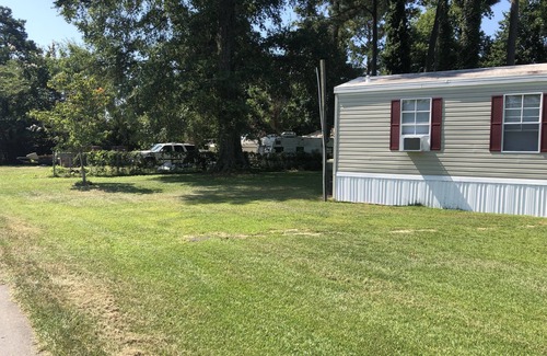 Columbia House | Near the water and close to a boat ramp