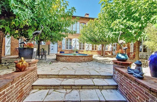 Verfeil Apartment | NEAR TOULOUSE LOVE ROOM ROMANTIC LOFT WITH PRIVATE SPA AND POOL