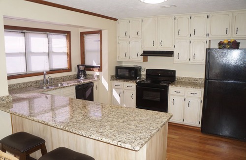 Fayetteville House | Near Trilith Studios, Piedmont Fayette Hospital, and convenient to Atlanta