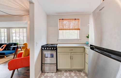 Tech Terrace House | ◈ Near TTU ◈ MID-MOD STUDIO ◈1 BD/1 Bath ◈