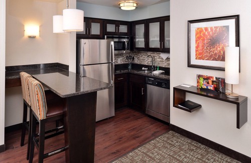 Sioux Falls Condo | Near Zoo | Indoor Pool + Hot Tub + Free Breakfast