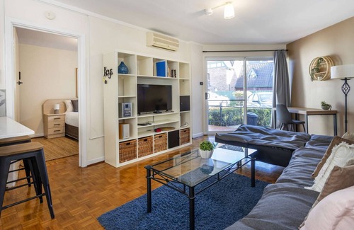 South Perth Apartment | Neat & Tidy Renovated Apartment in Glorious South Perth Location
