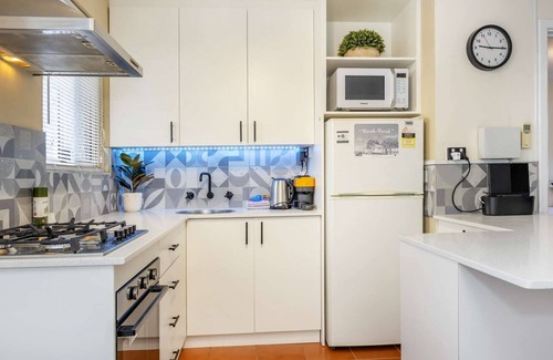 South Perth Apartment | Neat & Tidy Renovated Apartment in Glorious South Perth Location
