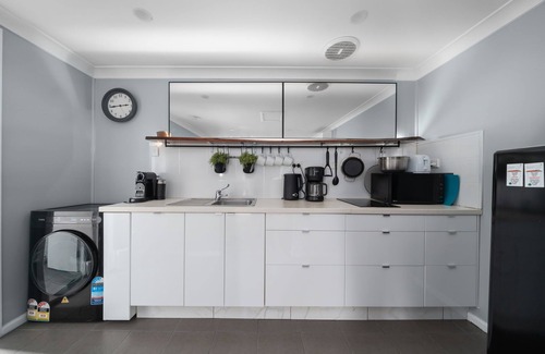 Bathurst Apartment | Neat & Tidy Studio with Firepit near Bathurst CBD