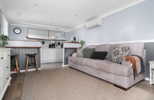 Bathurst Apartment | Neat & Tidy Studio with Firepit near Bathurst CBD