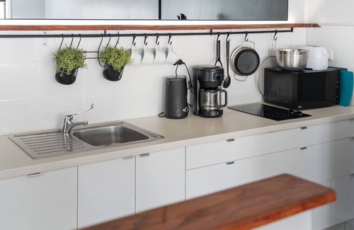Bathurst Apartment | Neat & Tidy Studio with Firepit near Bathurst CBD