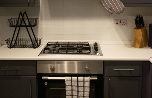 Marston Green Apartment | NEC/Arena, AirPort, Birmingham Business Park stays