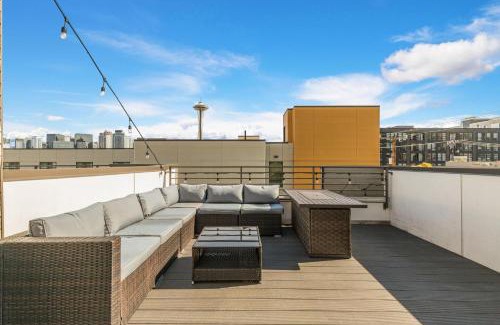 Lower Queen Anne House | Needle Nest 22