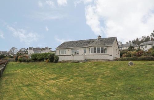 Criccieth House | Nefydd