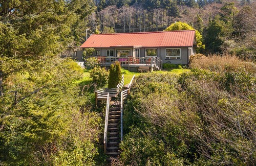 Rockaway Beach House | NEHALEM NIRVANA in North Nedonna Beach