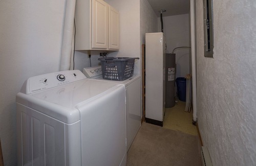 Estes Park House | Neighbors Rocky Mountain NP/YMCA of the Rockies/WiFi/Spacious/baby friendly
