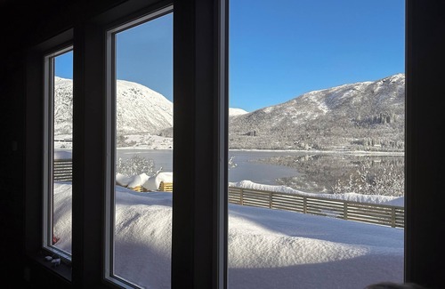 Tjeldsund House | Nesset Fiskfjord. House by the sea with panoramic views, Gateway to Lofoten!