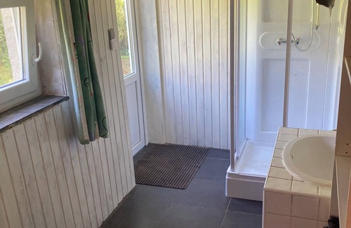 Le Roeulx Bed & Breakfast | Nestled in a wood, 5 minutes from the E19 and E42 freeways