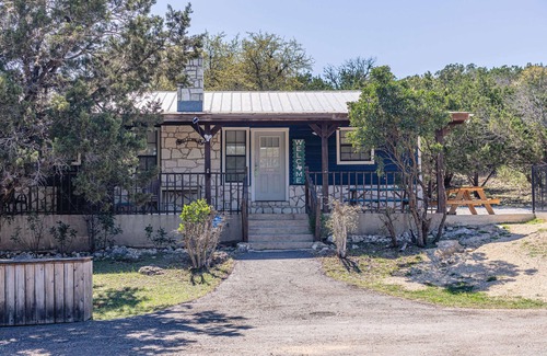 Concan House | Nestled in the Canyon Oaks Subdivision