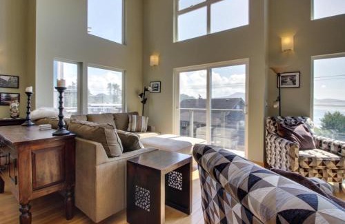 Happy Camp Hideaway Apartment | Netarts Bay and Ocean Views