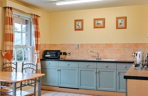 Eaton Mascott House | Netley Hall - Mulberry by Interhome