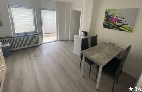 Regulshausen Condo | Neu Eingerichtete Wohnung in der Edelsteinstadt /2 Zimmer Küche Bad