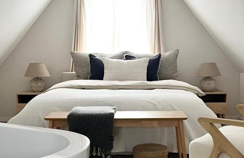 Emden Apartment | NEU! Gallery - Sonnenterrasse im Zentrum Emdens