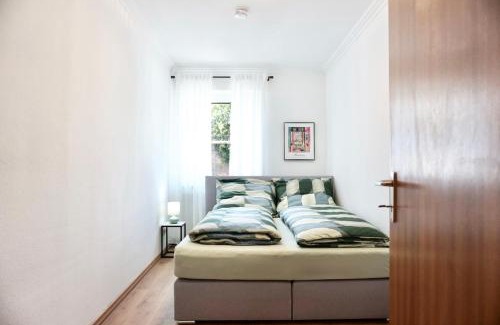 Guels Apartment | NEU I 2 Schlafzimmer für bis zu 8 Gäste mit schönem Balkon und privatem Stellplatz unmittelbar an der Mosel
