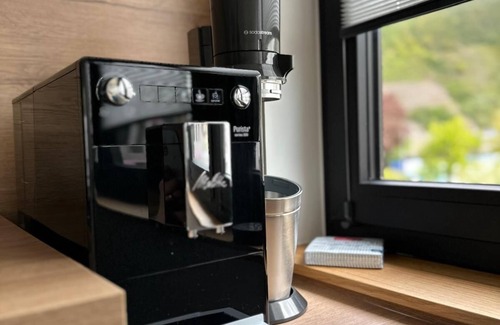 Ernst Apartment | Neu Renovierte, Moderne Ferienwohnung 2-4 Personen