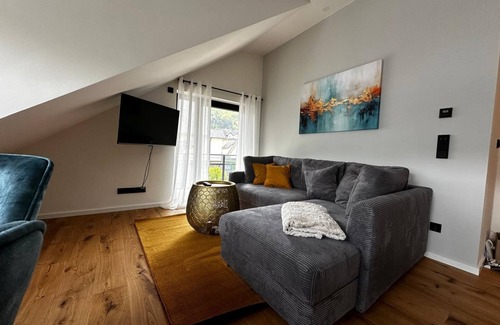 Ernst Apartment | Neu Renovierte, Moderne Ferienwohnung 2-4 Personen