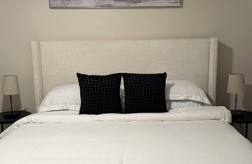 Uptown Apartment | Neutral Nest Long-Term Minimalist Living in Prime Victory Park